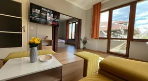 Rio Sunny 2BDR Apt near NDK - Metro - non-stop paid public Parking - Image 2