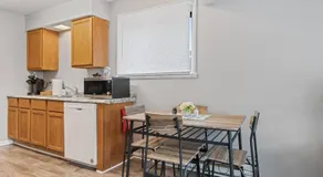 Large2BR/Great for Work Crews&Families/desk/Parkng - Image 5