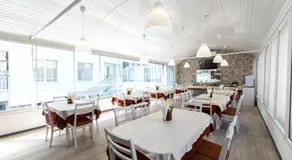 Noviz Hotel - Image 2