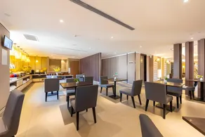 Home Inn Plus Lanzhou Zhangye Road Dongkou Provincial Government Metro Station - Image 4