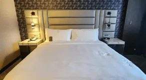 Lake's Front Suite Hotel - Image 4