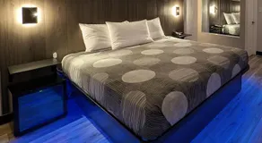 Star Inn & Suites - Image 2