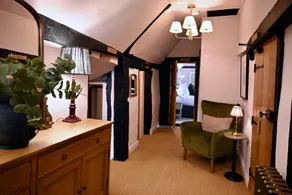 Botley Hill Farmhouse - Image 3