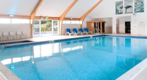 Peaceful relaxing home with leisure - Image 2