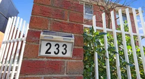 209 Stylish Queen BR with Fast WiFi - Brunswick East - 30 Percent OFF - Image 5