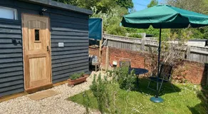 Bridport Garden Suite - Image 5
