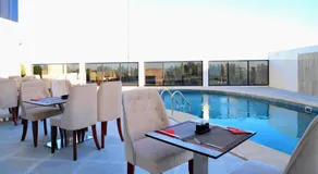 Five Seasons Hotel - Image 4