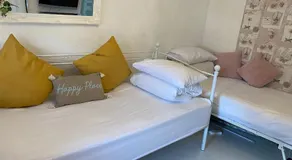 Happy Place with kitchenette- female only - Image 4