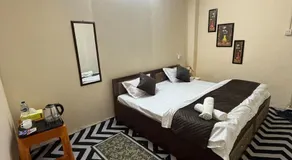 madho kutumb hostel ganga - Image 2
