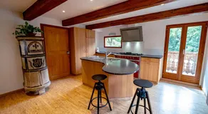 Traditional Chalet au calme avec hamman, sauna, jardins acceuillants et spacieux à l'intérieur et extérieur - Image 4