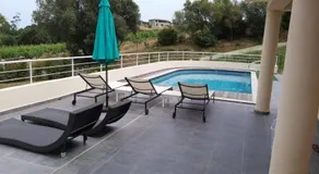 Villa climatisée avec piscine - Image 3