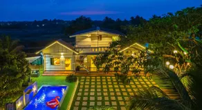 EKO STAY- Lakefront Villa - Image 2