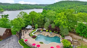 Chalets Resort LAKEFRONT Cottage Free Amenities Amazing views Kayaks 2 Pools - Image 5