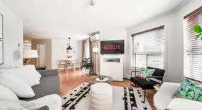 The Breakfast Club Suite - KingBed& AC - Patio - UG Park - Image 2