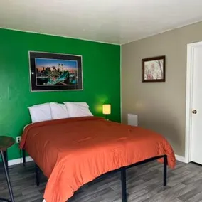Travelers Inn Motel - Image 2