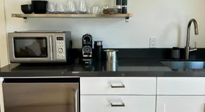 Great Cozy Pool House with Kitchenette - Image 3