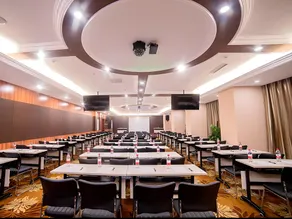 Vienna Hotel Hebei Qinhuangdao Hebei Street Taiyangcheng - Image 4