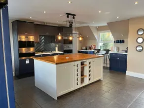 Elegent Victorian Villa with hot tub & games room - Image 4