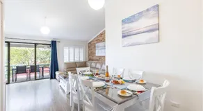 Coastal Paradise at Fore Dek 3, 17 Soldiers Point Road - water views, linen, Wi-Fi, Air Con - Image 5