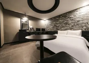 XYM Hotel - Image 4