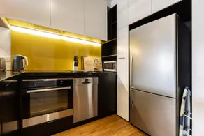 Light-filled 2BR Apartment - Image 4