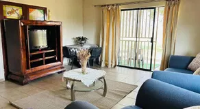 Bird & Bed Farmhouse - Image 2
