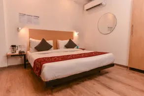 925 Hotels 002 Chattarpur Enclave - Image 1