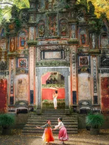 Golden Hotel - Image 5