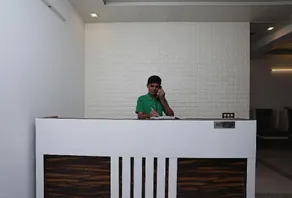 OYO Flagship Hotel Uk-07 - Image 4