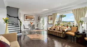 Luxury Retreat with Bay Views Offering Private Bedrooms and Entire Apartment Options - Image 2