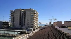 A H RENTALS Columbra Amplio adosado a 100 mtrs playa Piscina Parking - Image 4