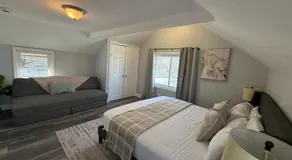 Modern 4BD 2BA Home Near Downtown Metra - Image 3