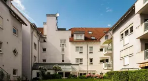 Studio-Parkplatz-Netflix-Balkon - Image 3