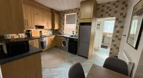 3 bed Jct 37 M1 luxury stay! - Image 3