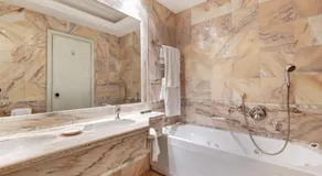 Borgo Palace Hotel - Image 2