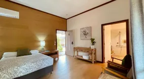 Grape Juice Retreat Rustic romantic gateway 5mins to beaches & town - Image 2