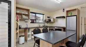 Camdene Guesthouse - Image 5