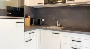 Großzügige Wohnung mit Terrasse - Image 2