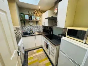 #11 Impressive and Spacious Studio Sleeps 4 - Perfect for Contractors and Families - Free Parking - Image 3