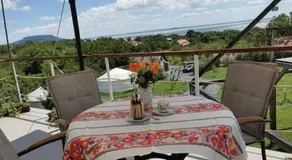 Jurta Hotel Balatongyörök - Image 3