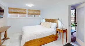 Romantic Secret Garden - Marble Floors & Bath DT Just 2 Blocks Beach Only 3 Miles - Image 2