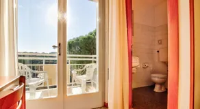 Hotel Happy - Image 2