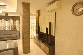 Luxury Kumbh Urban Getaway - Image 5