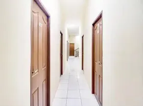 RedDoorz near BG Junction Surabaya - Image 4