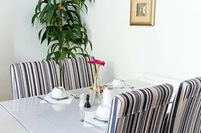 Fenners Hotel - Image 2