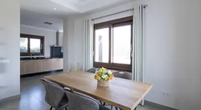 Villa mit Garten, Terrasse und privatem Pool | Strandblick | Perfekt für die Arbeit von Zuhause - Image 5
