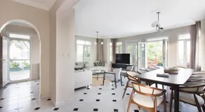 Spacious Exquisite 5BR Villa with Private Pool - Image 4