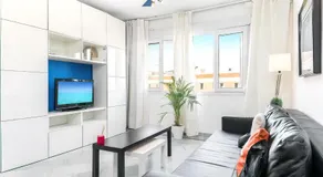 Lovely Suite with River Views and Parking - Image 2