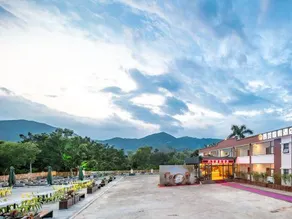 Xigong Holiday Hotel - Image 4