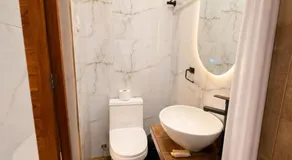 Hotel Sauce - Image 5